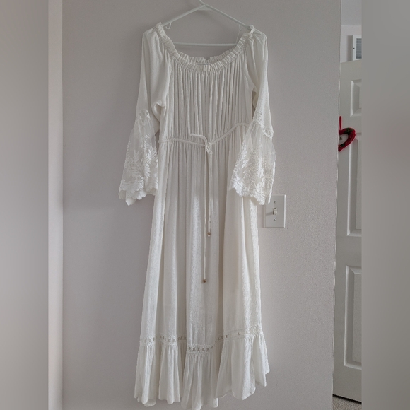 Bluivy Dresses & Skirts - Bluivy Long Sleeve Lace Dress